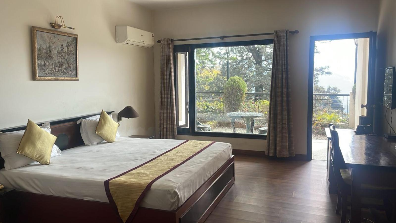 8Fold-Pinecrest By Larisa, Bhimtal Hotel Buitenkant foto