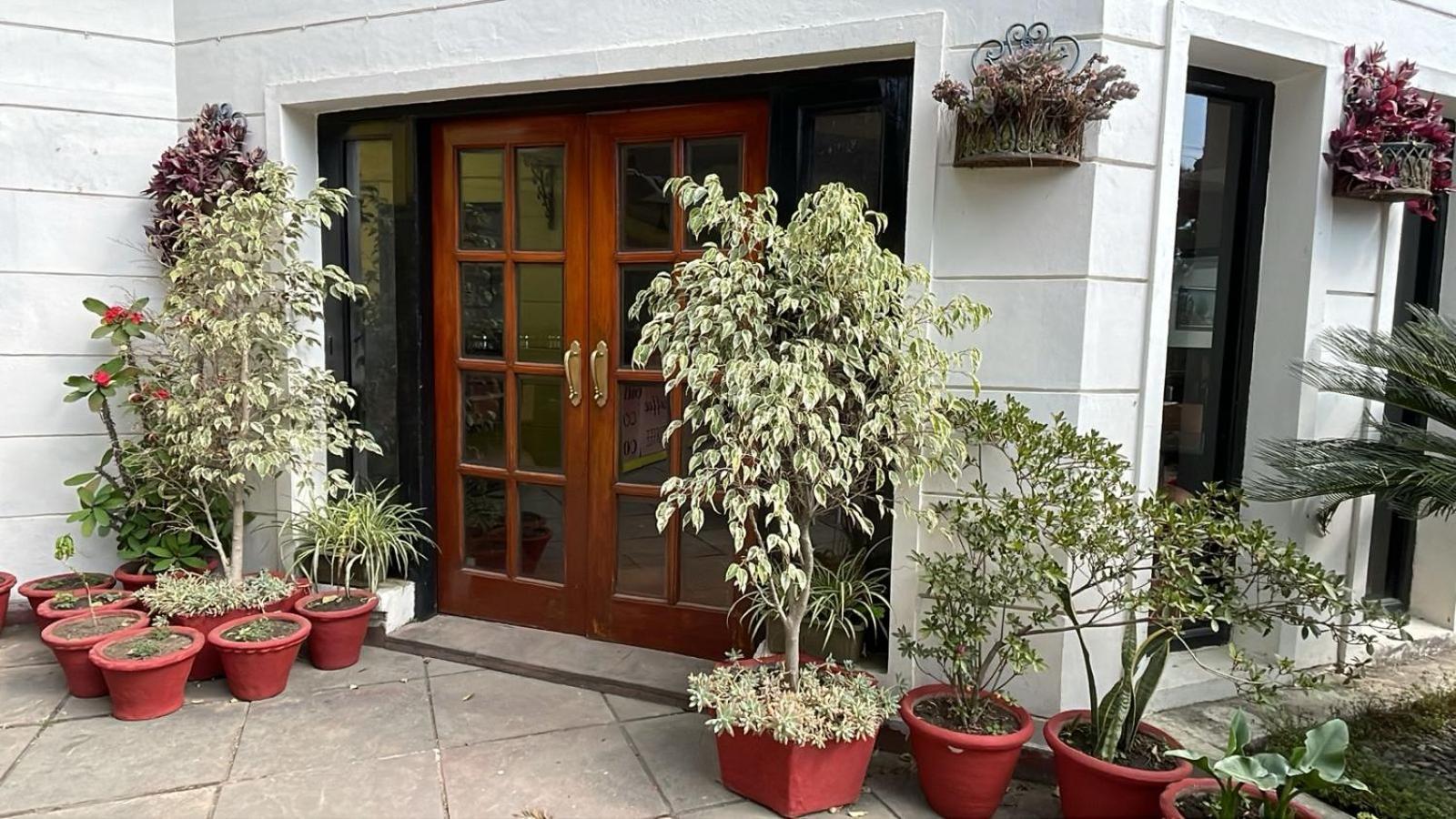 8Fold-Pinecrest By Larisa, Bhimtal Hotel Buitenkant foto