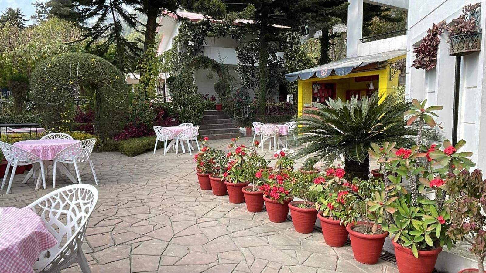 8Fold-Pinecrest By Larisa, Bhimtal Hotel Buitenkant foto