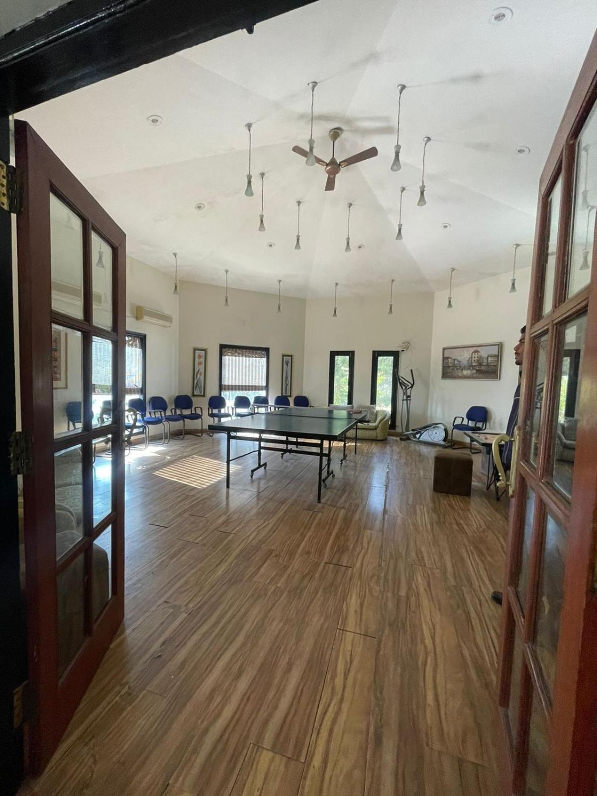 8Fold-Pinecrest By Larisa, Bhimtal Hotel Buitenkant foto