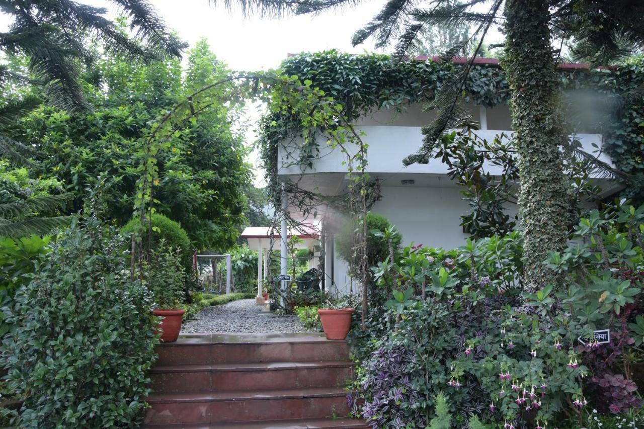 8Fold-Pinecrest By Larisa, Bhimtal Hotel Buitenkant foto